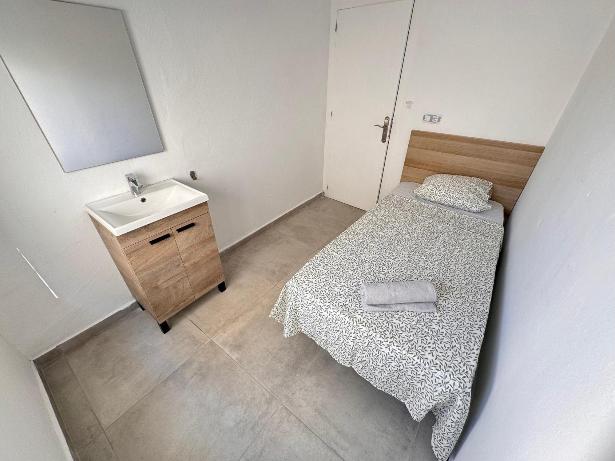 ホテル Hostal Cisne サンアントニオアバド エクステリア 写真