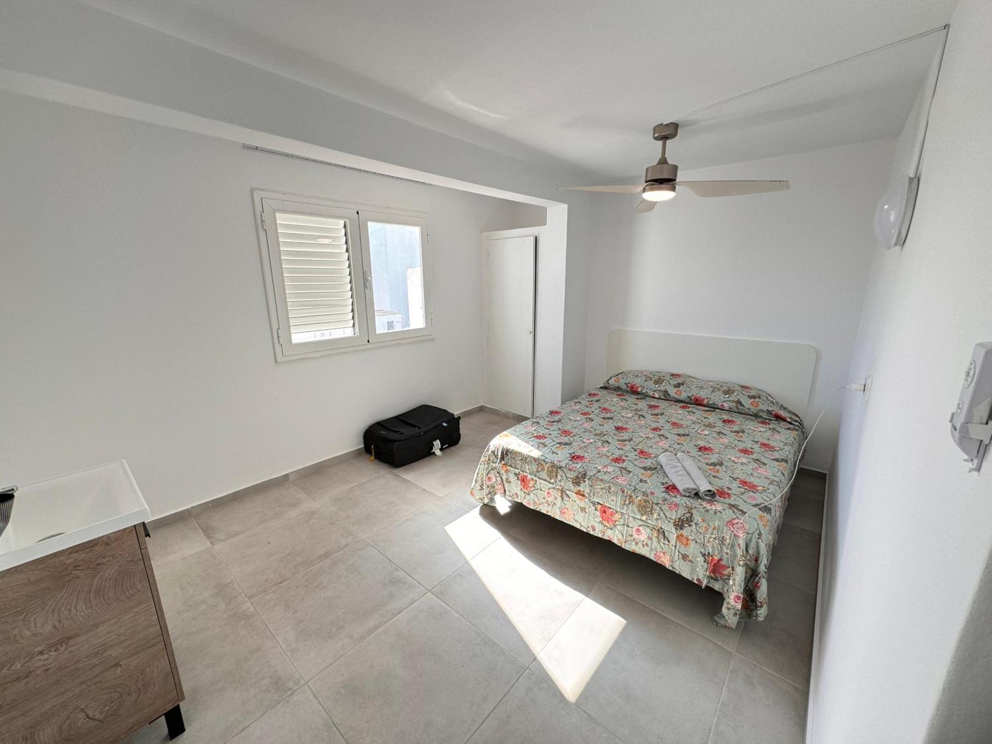ホテル Hostal Cisne サンアントニオアバド エクステリア 写真